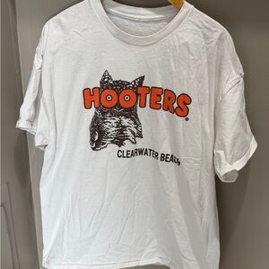 Hooters Shirt